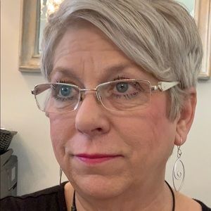 Meet your Posher, Renee